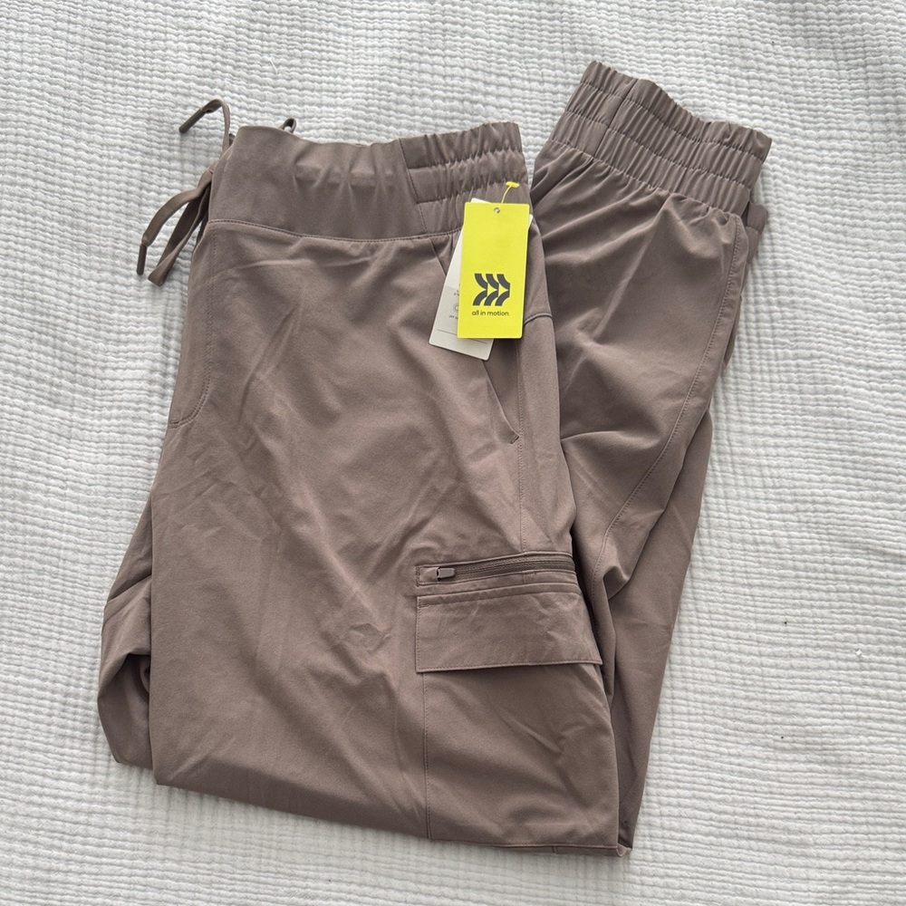 Women’s cargo pant joggers